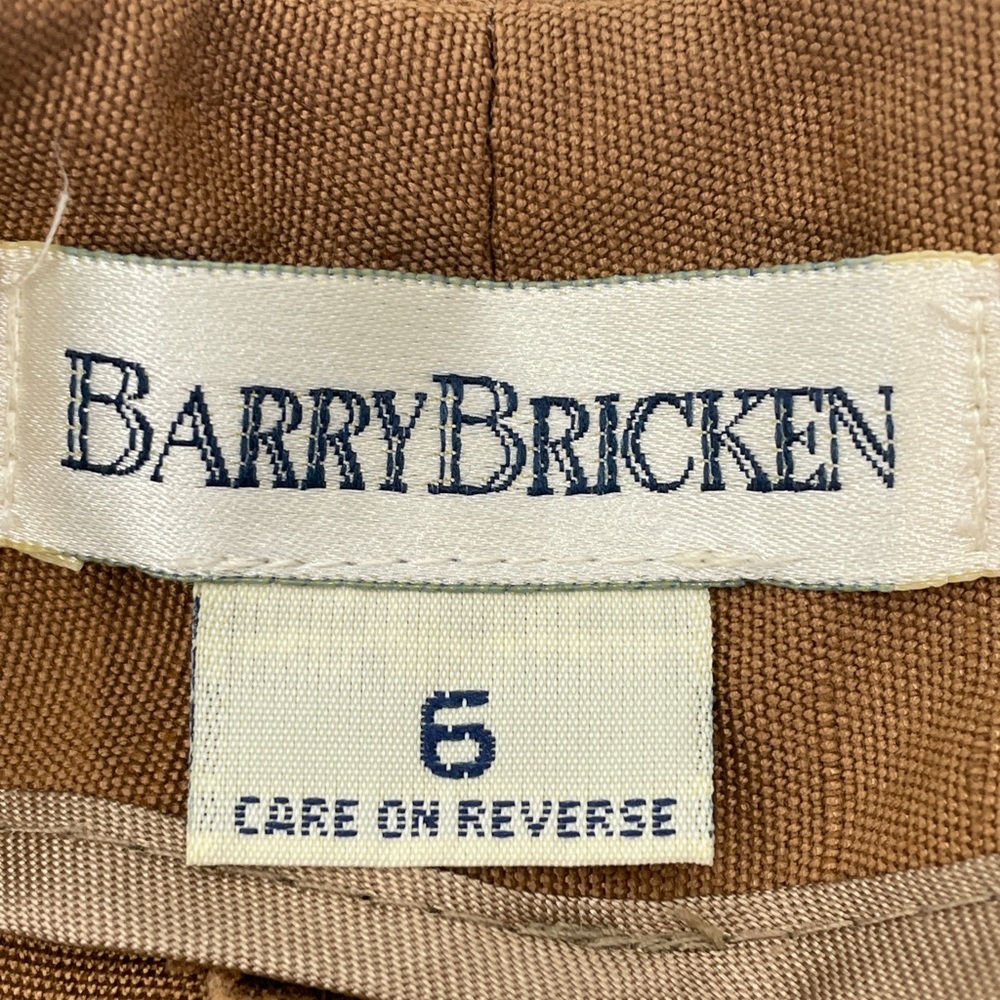 Women’s trousers designed by Barry Bricken. Size 6.